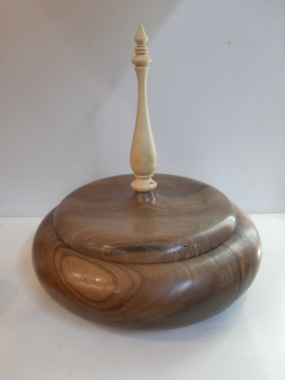 شکلات یا آجیل خوری درب دار قطر ۲۵ چوب گردو